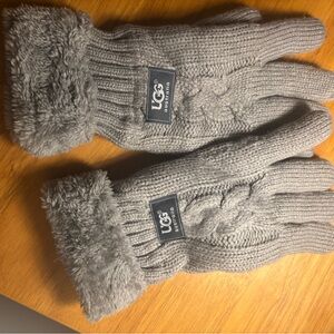 UGG Light Gray Knit Gloves with Faux Fur Trim